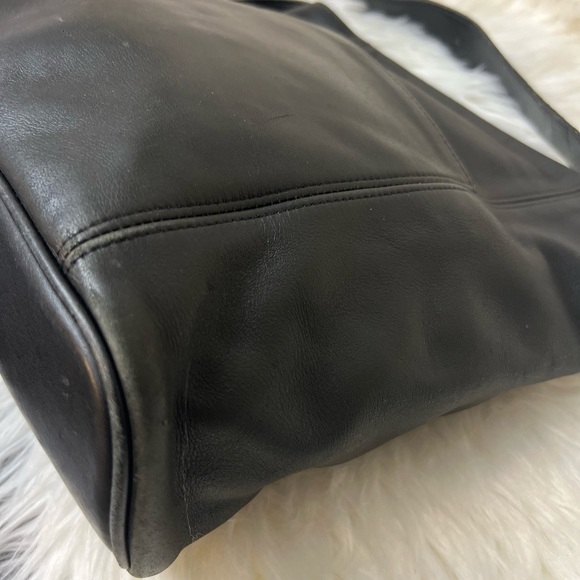 Vintage COACH ERICKSON
SOHO Black Leather Shoulder
Bag 4169 - Picture 8 of 14
